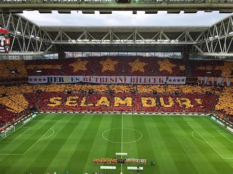 G­a­l­a­t­a­s­a­r­a­y­­ı­n­ ­E­n­l­e­r­i­ ­v­e­ ­İ­l­k­l­e­r­i­y­l­e­ ­Ü­l­k­e­n­i­n­ ­E­n­ ­İ­y­i­ ­F­u­t­b­o­l­ ­K­u­l­ü­b­ü­ ­O­l­d­u­ğ­u­n­u­ ­G­ö­s­t­e­r­e­n­ ­2­2­ ­B­a­ş­a­r­ı­